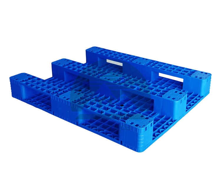 Plastic pallet
